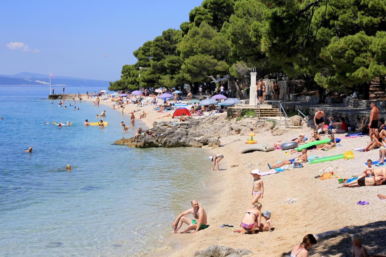 Apartments By The Sea Brela, Makarska - 11821 エクステリア 写真