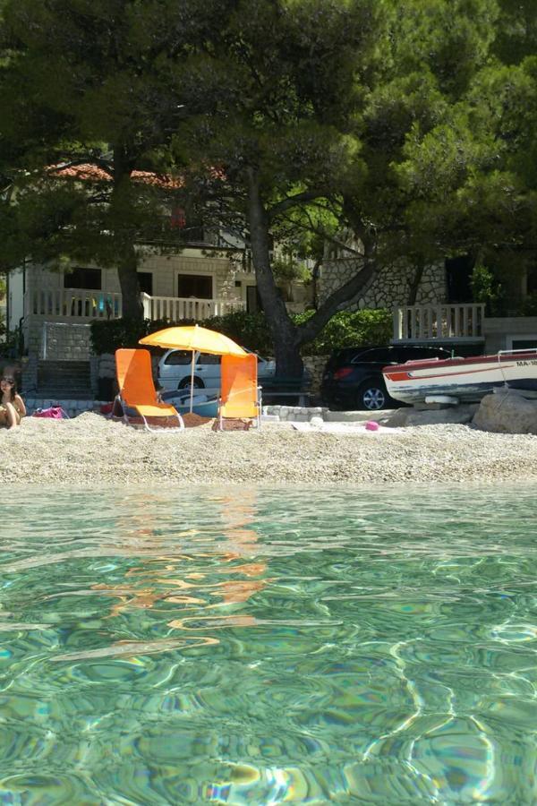 Apartments By The Sea Brela, Makarska - 11821 エクステリア 写真